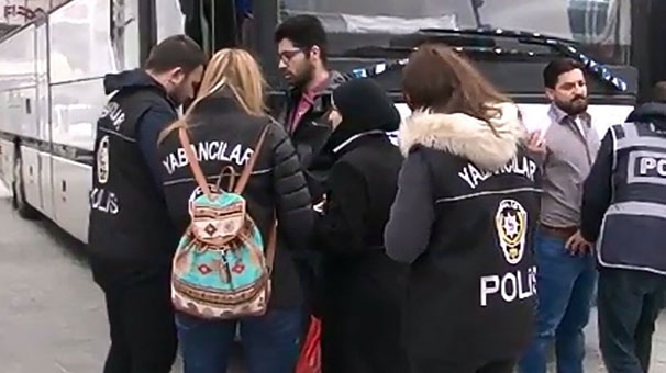 Esenyurt'ta 96 kaçak yabancı yakalandı