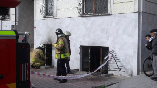 Esenyurt'ta ailesinin evde yalnız bıraktığı 2 çocuk, yangında ölümden döndü