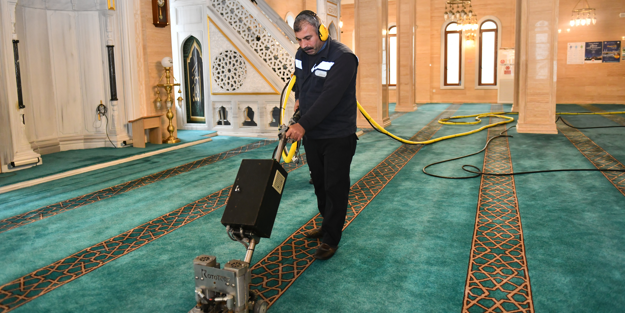 Esenyurt'ta camiler Ramazan ayına hazırlandı