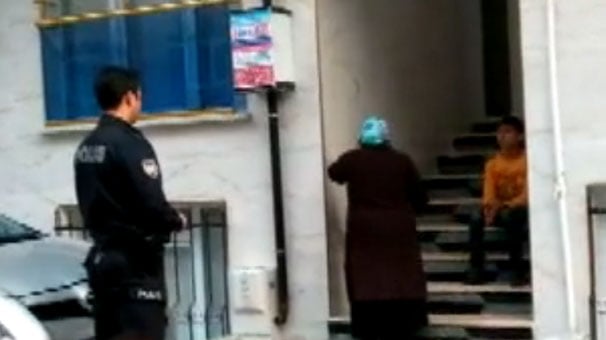 Esenyurt'ta çocuklarının gözü önünde dehşet saçtı!