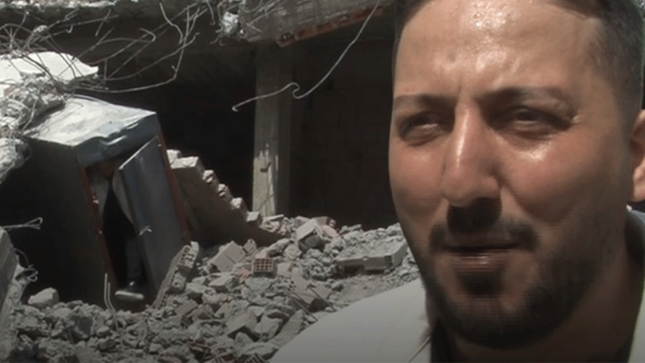 Esenyurt'ta deprem kabini testi yürekleri ağza getirdi!