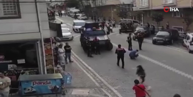 Esenyurt'ta güpegündüz silahlı saldırı! Dükkanının önünde vurup kaçtılar