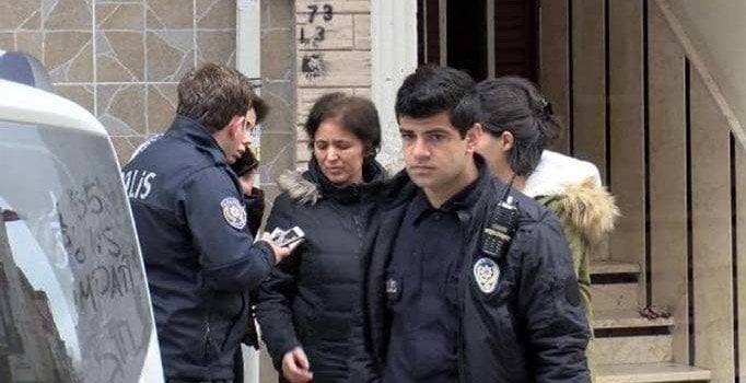 Esenyurt'ta intihar girişimi: Bileğini kesip...