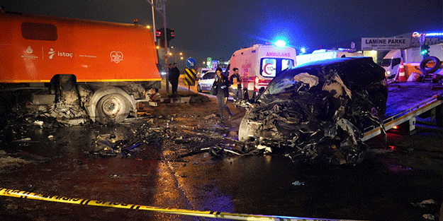 Esenyurt’ta katliam gibi kazada kırmızı ışıkta geçen cip, yol temizleme aracına çarptı