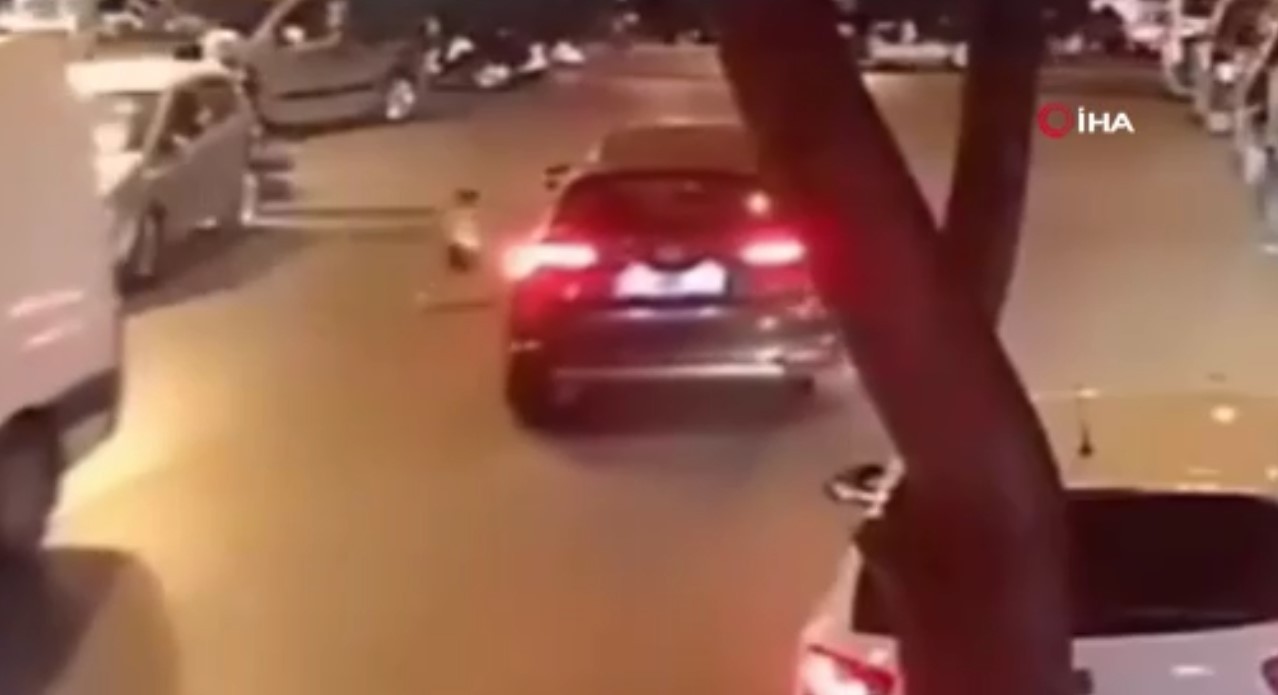 Esenyurt’ta korkunç kaza! 3 yaşındaki çocuk otomobilin altında kaldı