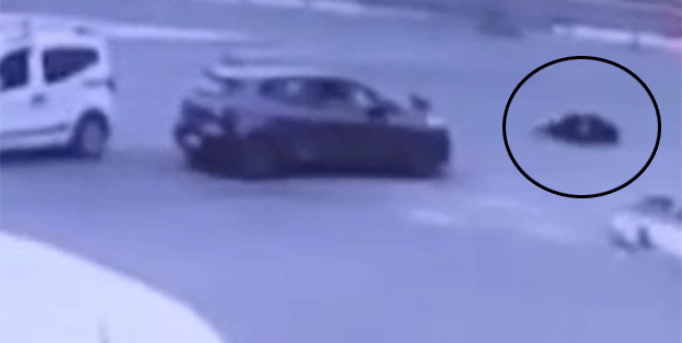 Esenyurt'ta korkunç kaza: Çarpmanın etkisiyle metrelerce savruldu!