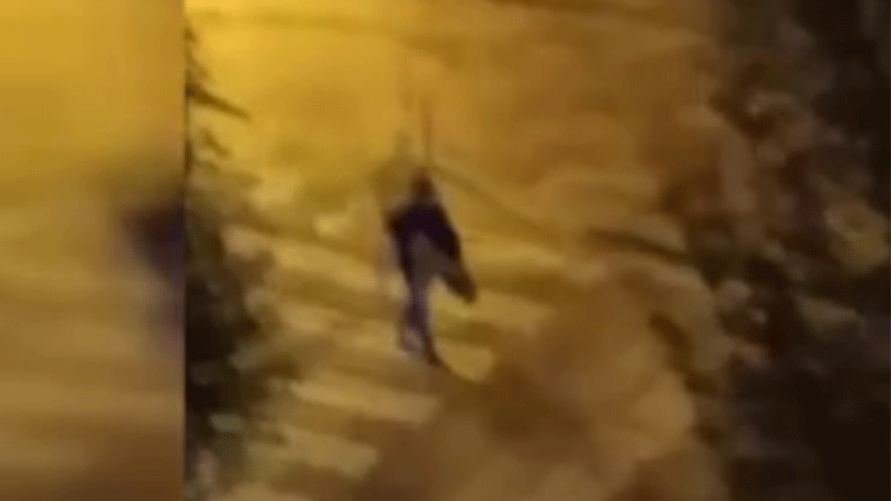 Esenyurt'ta korkunç kaza! Yol ortasında kanlar içerisinde kaldı!