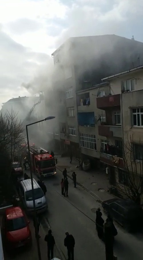 Esenyurt’ta korkutan yangın 