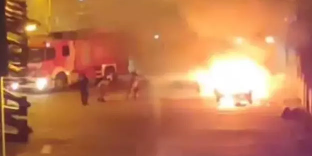 Esenyurt'ta otomobil alev topuna döndü