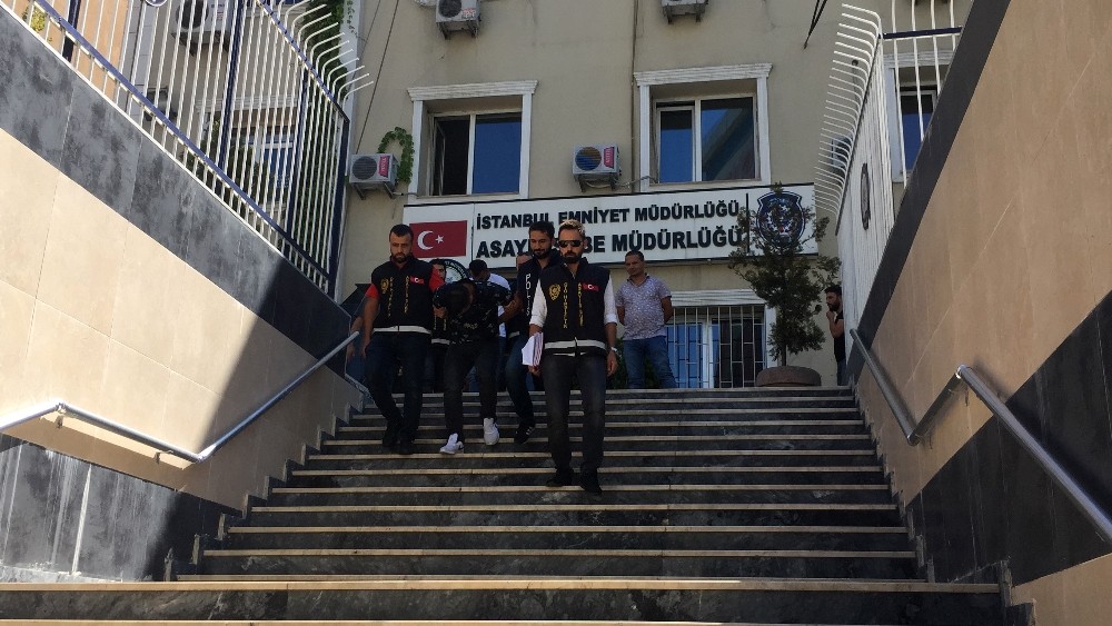 Esenyurt’ta polislerin dikkati gasp zanlılarını yakalattı 