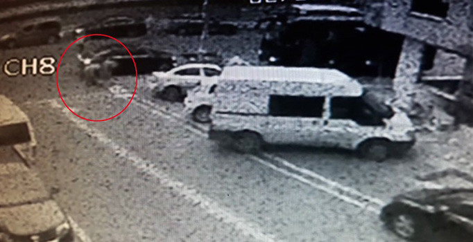 Esenyurt'ta sabah işe giden kadına kapkaç şoku