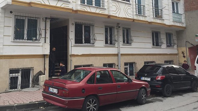 Esenyurt'ta torununun rehin aldığı kadını polis kurtardı