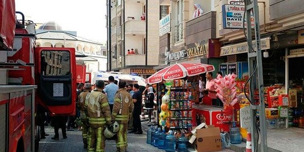 Esenyurt'ta yangın! 8 kişi mahsur kaldı