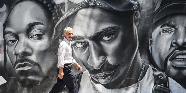 Esenyurt'un duvarları ve öğrencilerin hayatları grafitiyle renkleniyor