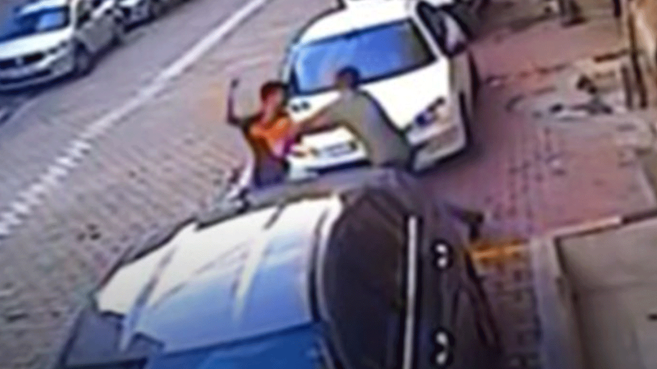 Esenyut'ta olaysız gün yok: Gürültü kavgasında ortalık karıştı!