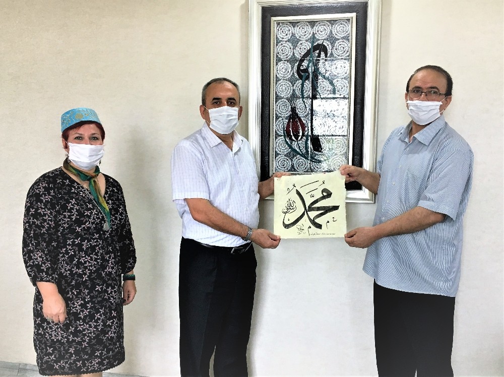 Eserleriyle sağlık çalışanlarına moral verdiler 