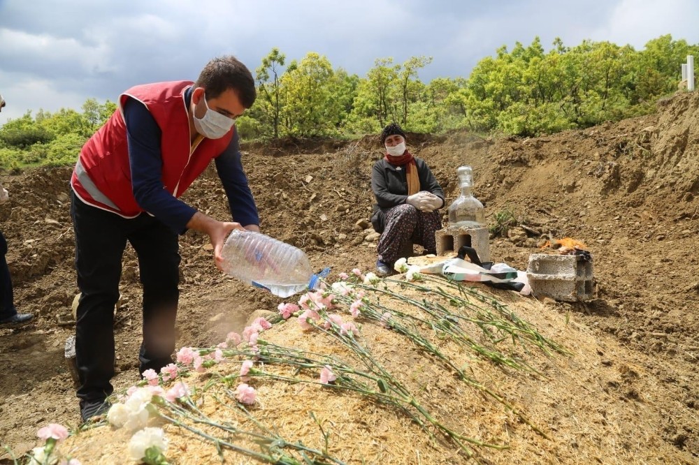 Eşi 40 gün önce vefat eden Fadime teyzeye vefa 