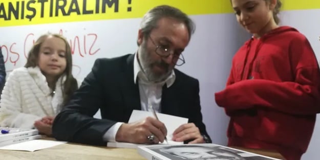 Eşi Davutoğlu'nu seçmişti! Erol Olçok'un kardeşi tarafını açıkladı