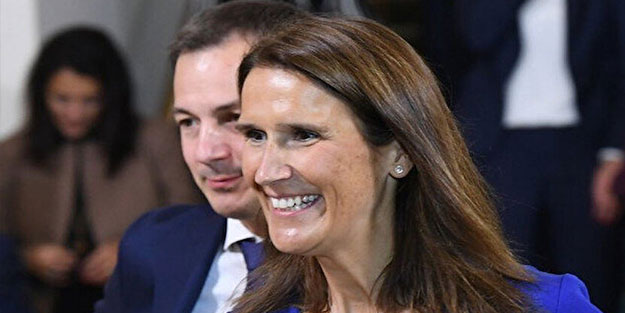 Eşi için bakanlıktan istifa etti