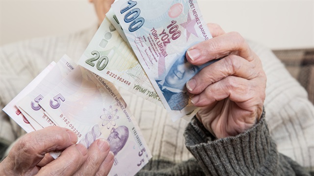 Eşi ölen kocaya maaş bağlanacak