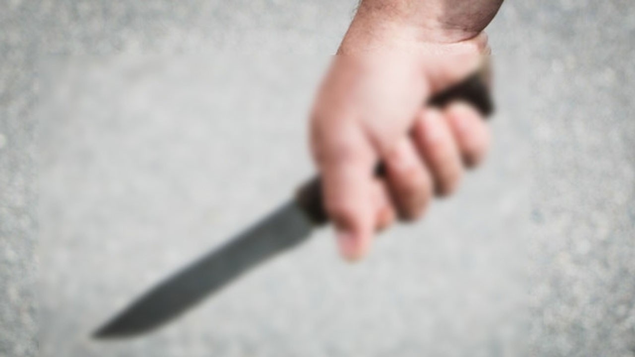 Eşi tarafından bıçaklanan adam hayatını kaybetti