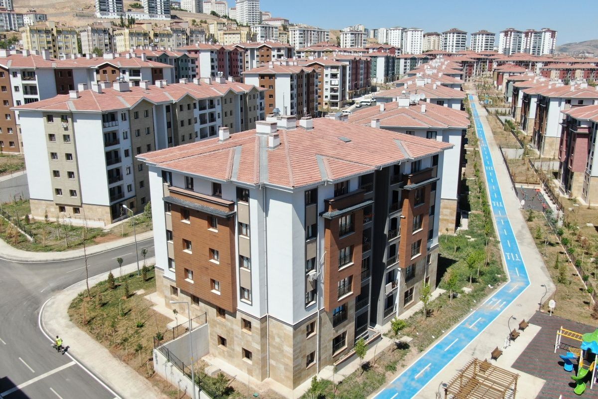 Eşi vefat etmiş kadınlar sosyal konutlara kavuşacak