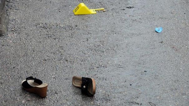 Eşine ve çocuklarına kurşun yağdırdı