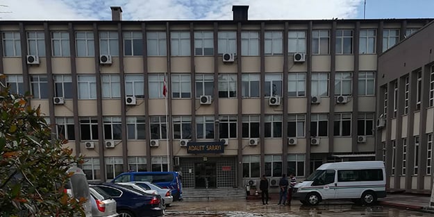 Eşini 18 yerinden bıçaklayan nüfus müdürünün cezası belli oldu