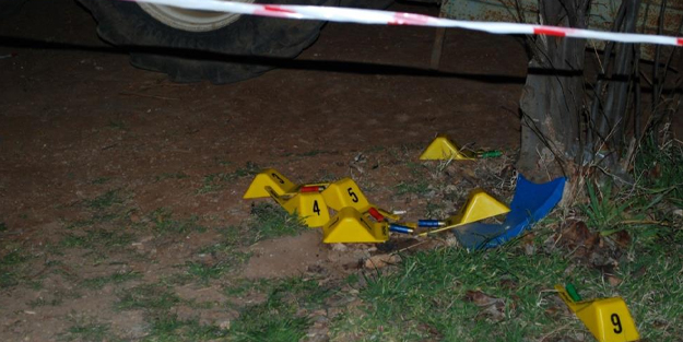 Eşini 6 yaşındaki çocuğunun gözü önünde ellerini bağlayarak öldürdü!