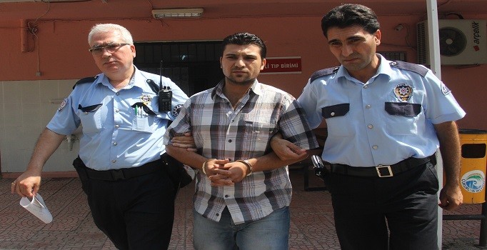 Eşini bıçakladıktan sonra çevreden yardım istedi