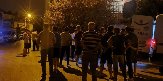 Eşini boğazından bıçaklanmış halde buldu