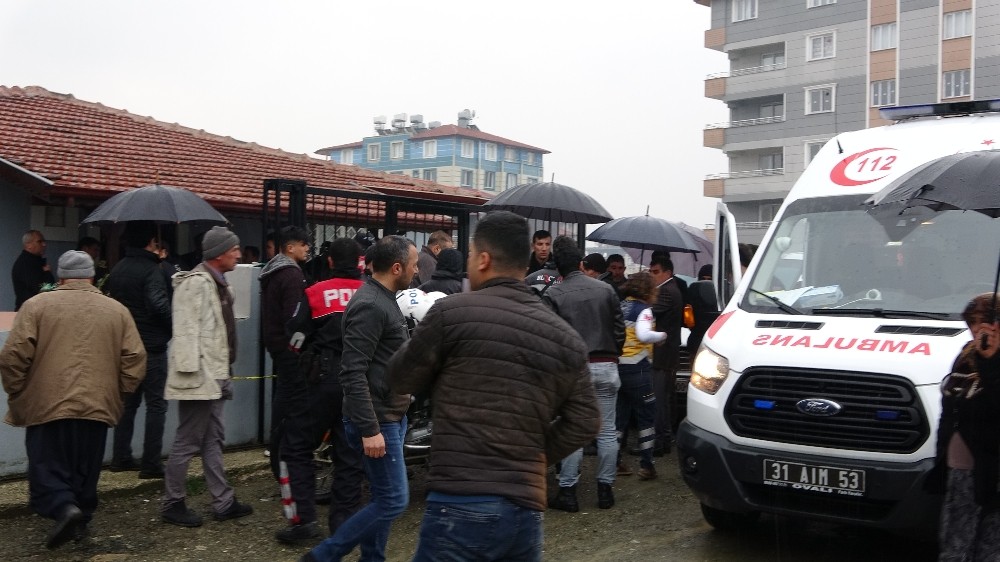 Eşini ve annesini öldürüp intihar etti 