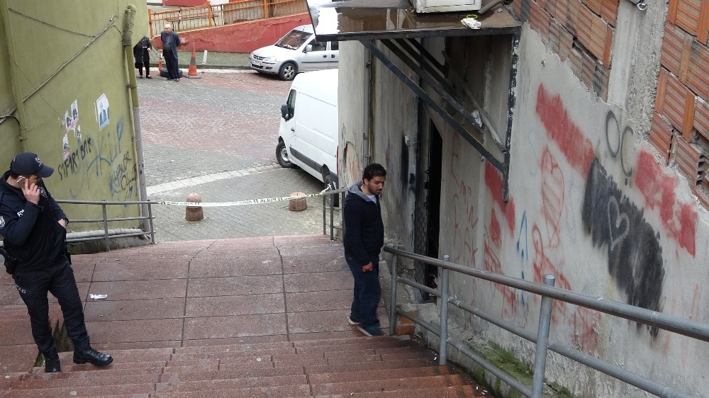 Eşinin iş yerine çiçekle geldi, kurşun yağdırdı 