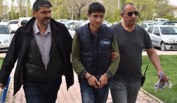 Eşinin kıyafetlerini giydi! Dükkan kundakladı