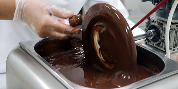 Eşinin tarifiyle başladı, fabrika kurdu! 