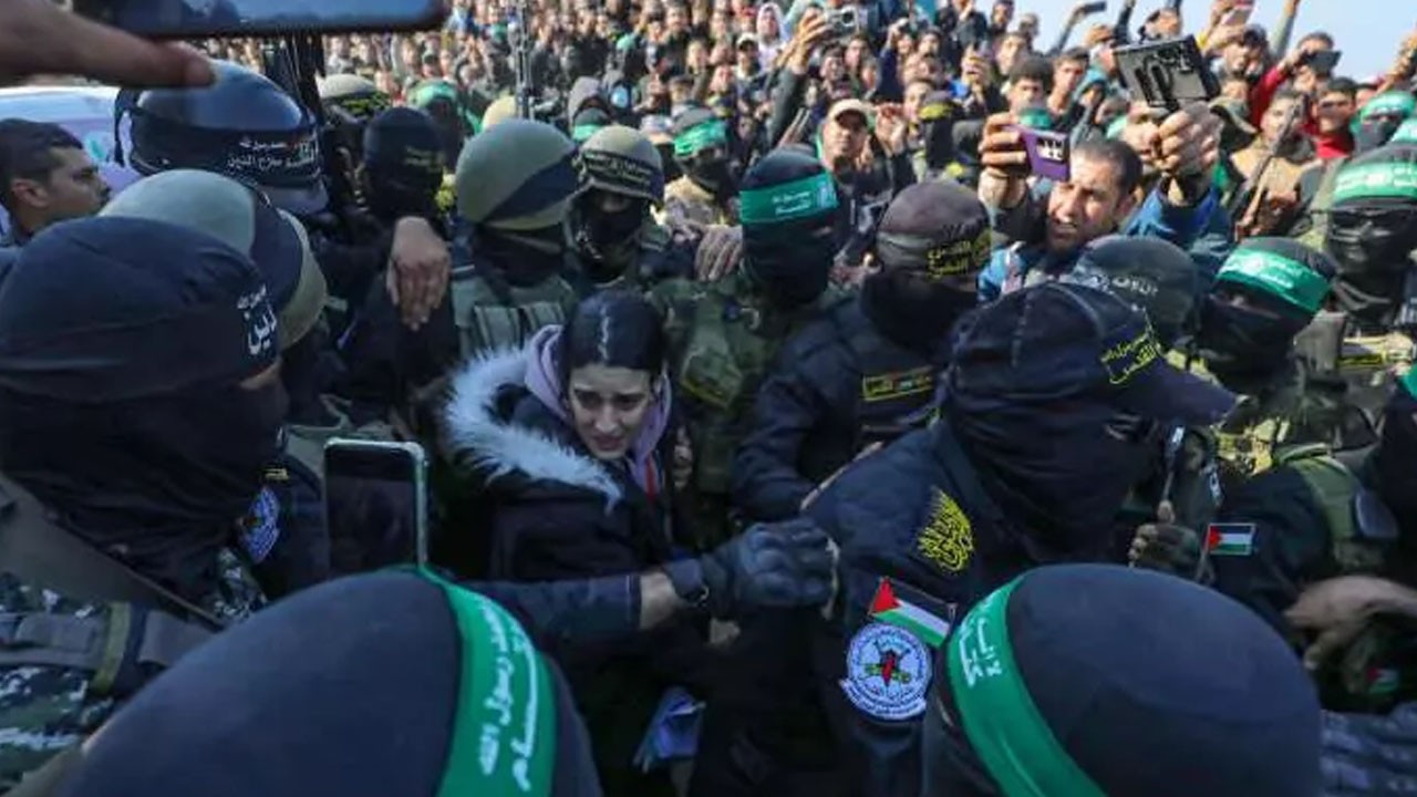 Esir takasında gövde gösterisi! Mücahitlerden İsrail'e öyle bir mesaj geldi ki!