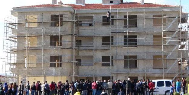 Eşiyle görüşünce intihardan vazgeçti