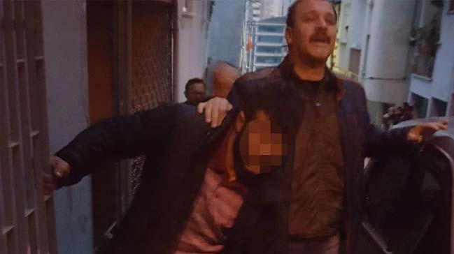 Eşiyle tartıştı, çocuğunu rehin aldı!