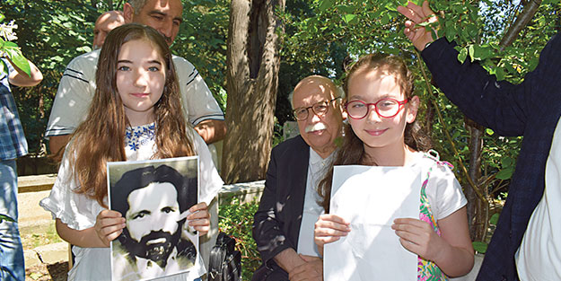 Eski Bakan Avcı’dan “Zarif yazar”a vefa