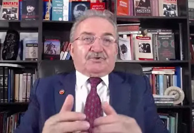 Eski bakan Namık Kemal Zeybek’ten zırva üstüne zırva! Bilmeyen de bunu sanır