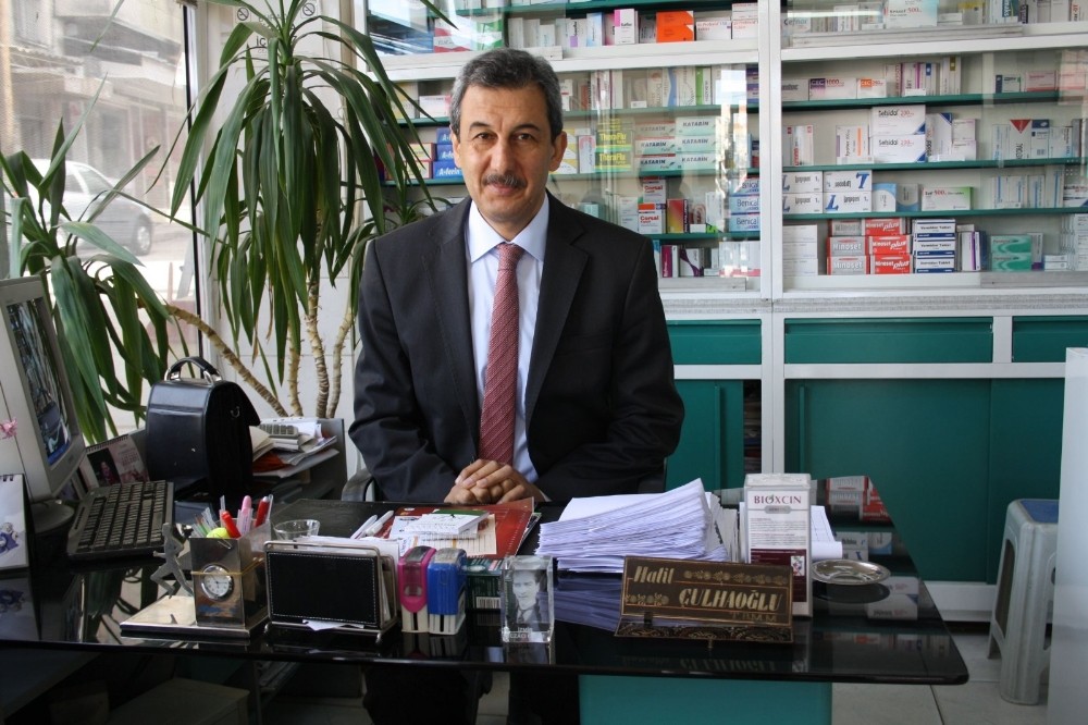 Eski bakan ve eşi korona virüsüne yakalandı 