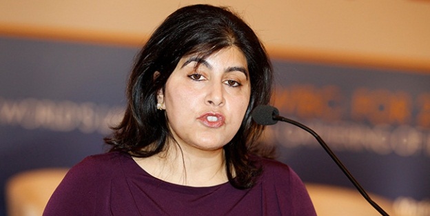 Eski bakandan Cameron'a eleştiri