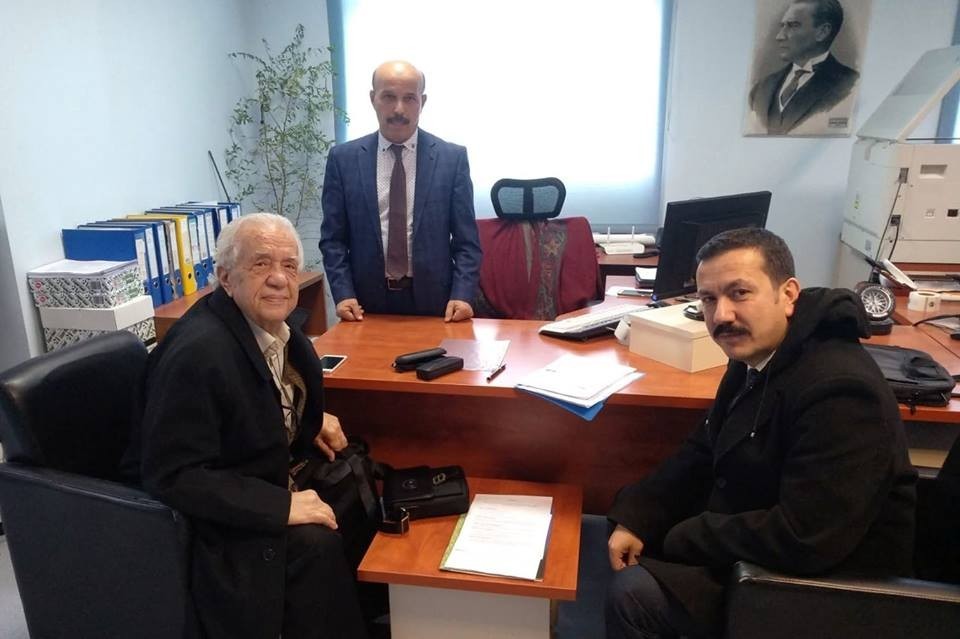 Eski başhekimden örnek bağış 