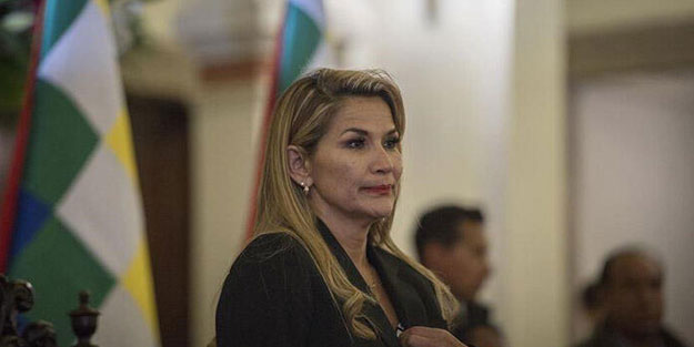 Eski Başkan Jeanine Anez'in tutukluluk süresi uzatıldı