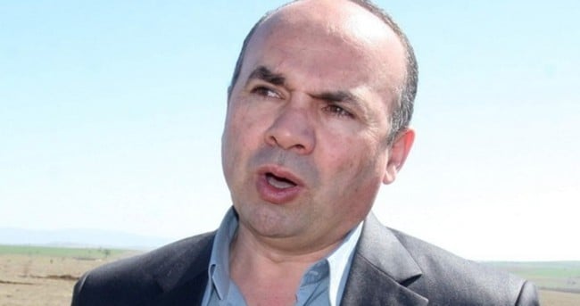Eski belediye başkanının evinden 1 dolarlık 5 banknot çıktı