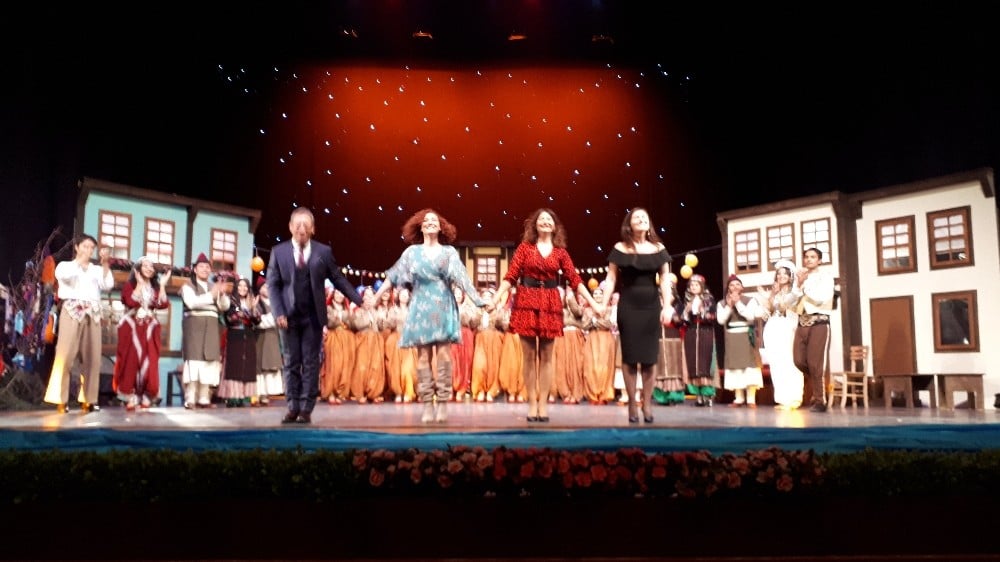 ”Eski Bir Şehir Hikâyesi” oyunu sahnede 