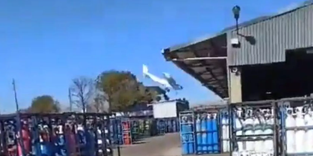 Eski çalıştığı fabrikaya uçakla çarptı!