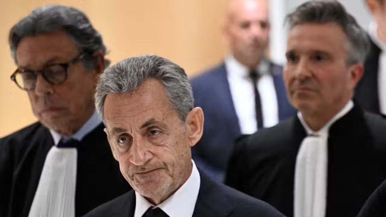  Nicolas Sarkozy: Libya lideri Muammer Kaddafi’yi finanse etti