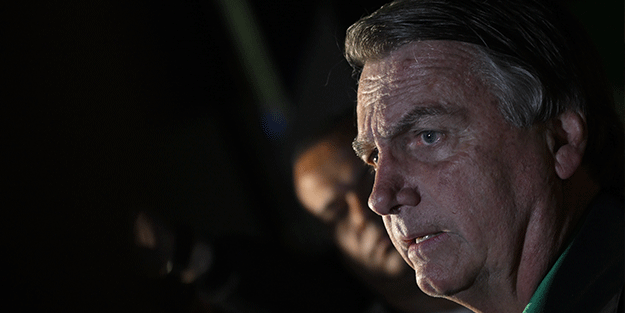 Eski Devlet Başkanı'na 8 yıl siyasi yasak