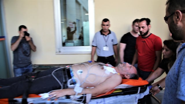 Kendisini vurduğu iddia edilen eski emniyet müdürü hastaneye kaldırıldı